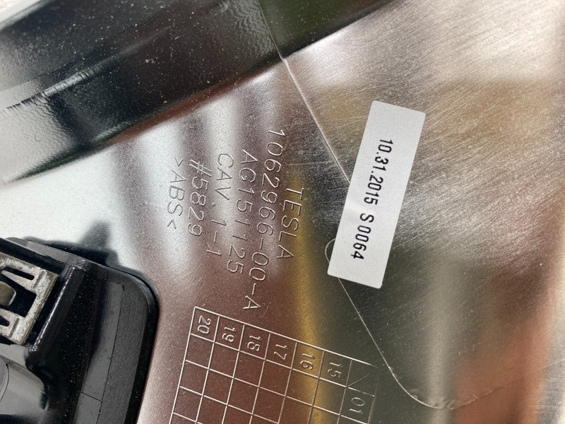 106296600A ⭕ 16-20 Model X Rear Left 2nd Row Seat Center Monopost Cover Trim 1062966-00-A