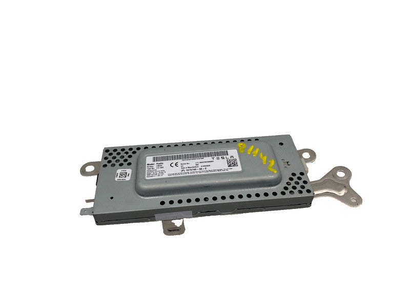 1079749 00 E ⭕ 17-23 Model 3 Harman Becker Radio FM/HD Receiver Control Module 1079749-00-E