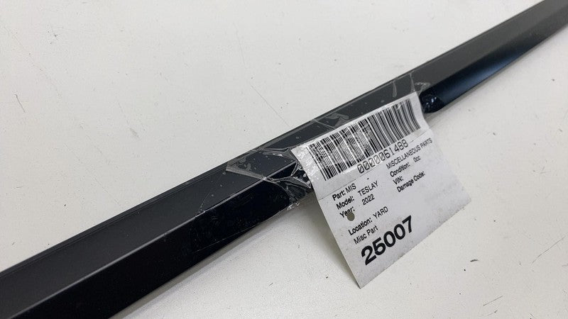 ⭕ 2020-2024 Tesla Model Y Front Right Door Window Outer Belt Assy 1495