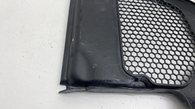 7388716 2017-2023 BMW 530e G30 Passenger Side Windshield Wiper Cowl Panel Grille Right