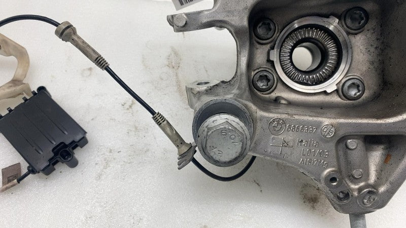6866337 2017-2023 BMW 530e Rear Left Spindle Knuckle Hub w/ ABS & Connection Bracket RWD