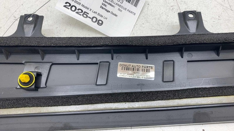 104135700C ⭕ 2016-2025 Tesla Model X Rear Side Exterior Door Glass Pillar Left 1041357-00-C