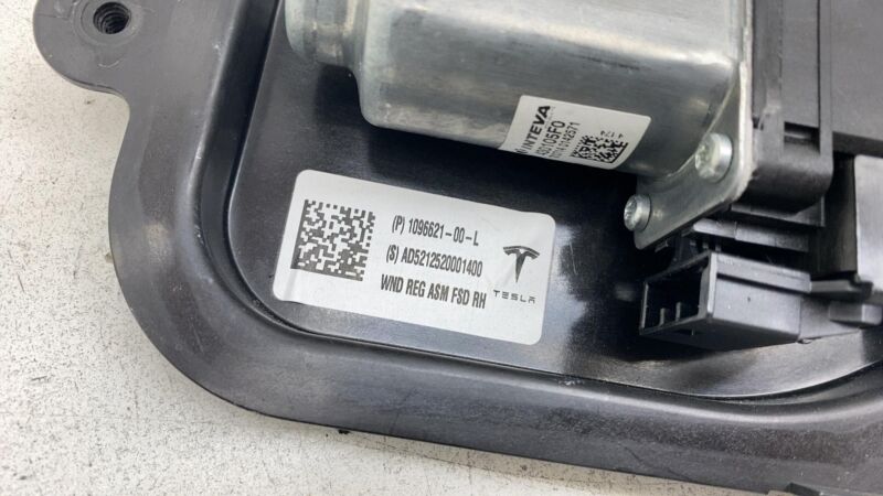 109662100L 2017-2023 Tesla Model 3 Front Passenger Side Door Window Regulator & Motor Right