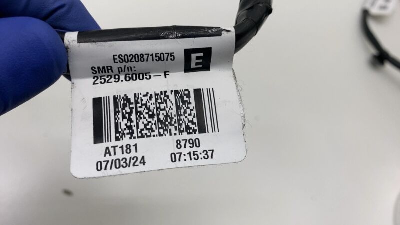 2020-2024 Tesla Model Y MY Left Exterior Rear View Door Mirror RH (NO SKULL CAP)