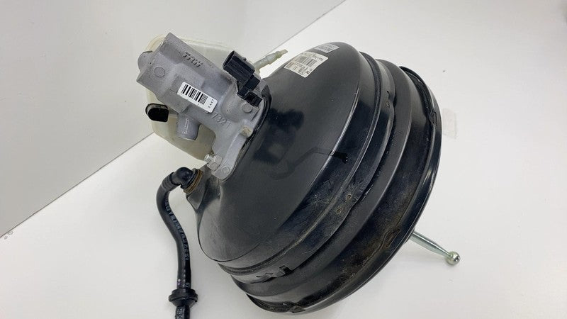 7P0612101B 2011-2018 Porsche Cayenne Power Brake Booster Master Cylinder w/ Reservoir OEM