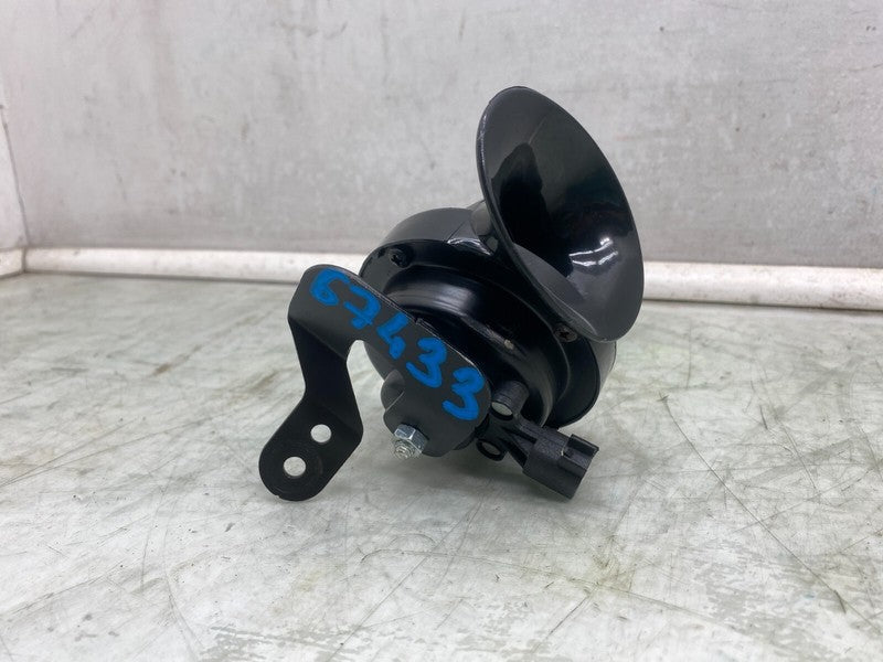 E1 0020046 ⭕ 2017-2023 Tesla Model 3 Seger High Pitch Tone Horn 12V 510 Hertz with Bracket