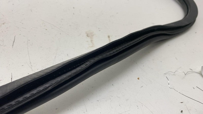 ⭕ 2017-2025 Chrysler Pacifica Front Left Door Body Weatherstrip Rubber Seal LH