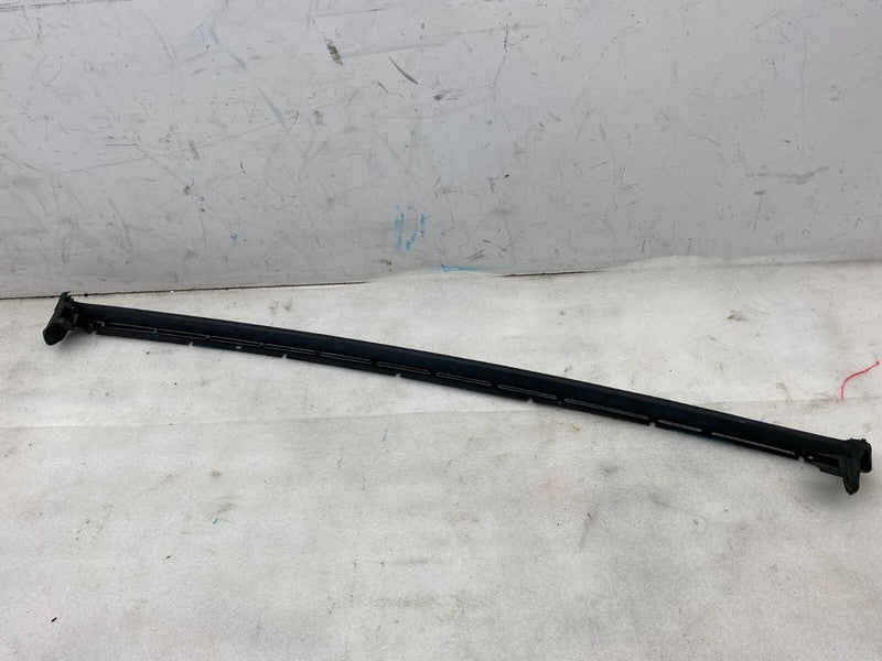 1090636 00 A ⭕ 2016-2022 Model X Rear Upper Falcon Door Glass Seal & Bracket OEM 1072079-00-B