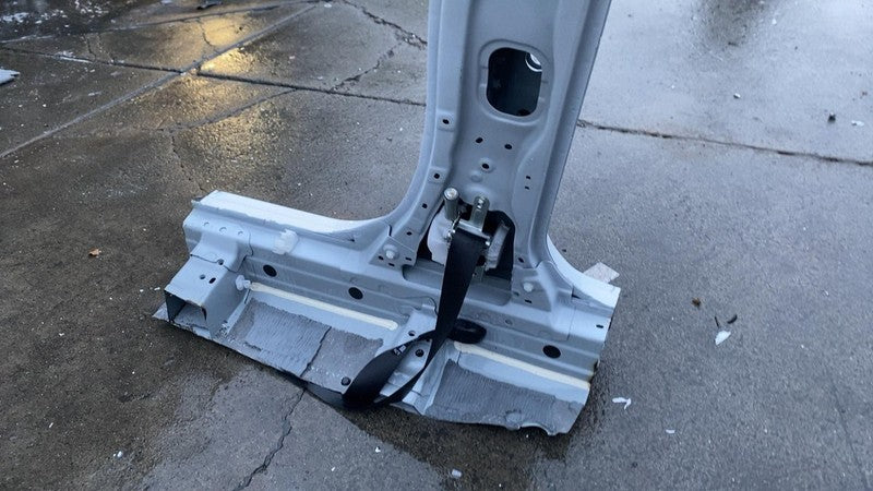 ⭕ 2023-2025 Toyota Prius Passenger Side Center B-Pillar Body Frame Cut