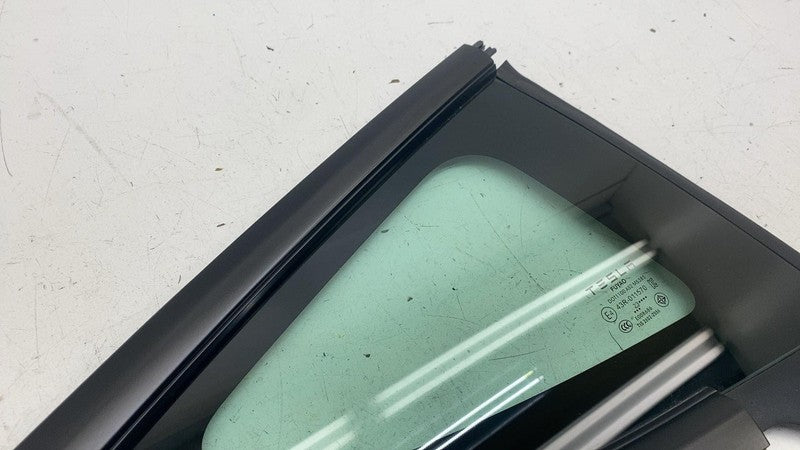 1514979-00 ⭕ 24-25 Model 3 Rear Passenger Side Quarter Fixed Window Glass Right 1514979-00