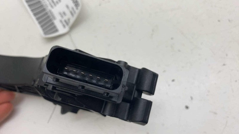 04581677AC ⭕ 2017-2025 Chrysler Pacifica Gas Pedal Accelerator Throttle Sensor 04581677AC