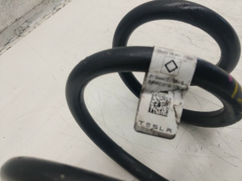 Does Not Apply 2017-2022 Tesla Model 3 M3 Rear Right/Left Shock Strut Absorber Coil Spring RWD