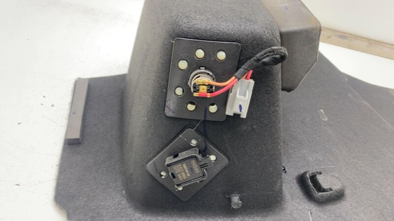 1623165-00-C 2021-2023 Tesla Model X Rear Passenger Trunk Side Trim Carpet Finisher Right RH