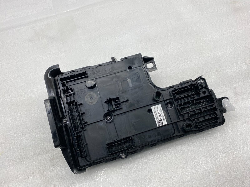 149784900D ⭕ 20-23 Model Y Front Right Body Controller ECU (5-Seat Type) GEN3 1657650-40-A