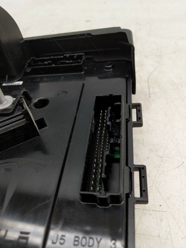 ⭕17-20 Tesla Model 3 Right Low Voltage Controller Electronic Module 11