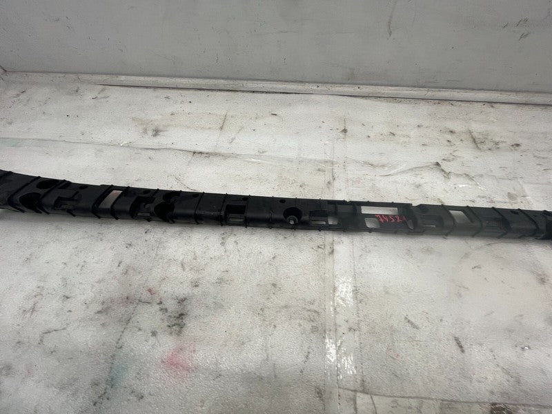 104669000B ⭕ 16-23 Model X Driver Side Rocker Carrier Panel Trim Bracket Left 1046690-00-B