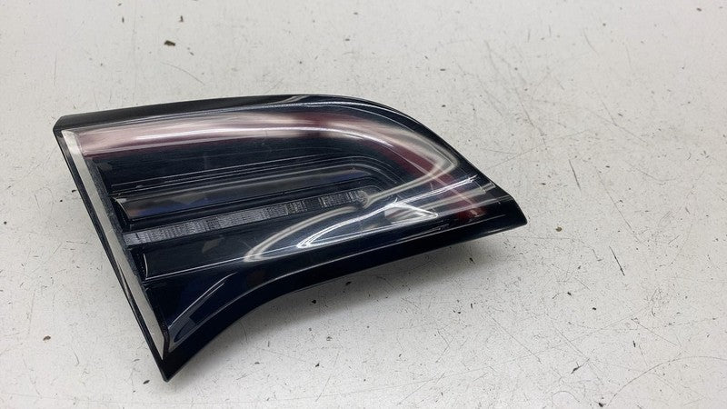 ⭕ 17-23 Model 3 Rear Left Inner Taillight LED Tail Lamp (3-Pin) LH 107