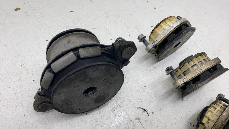 ⭕ 2019 2020 2021 2022 2023 2024 Ram 3500 Body Hold Down Cushion Mount