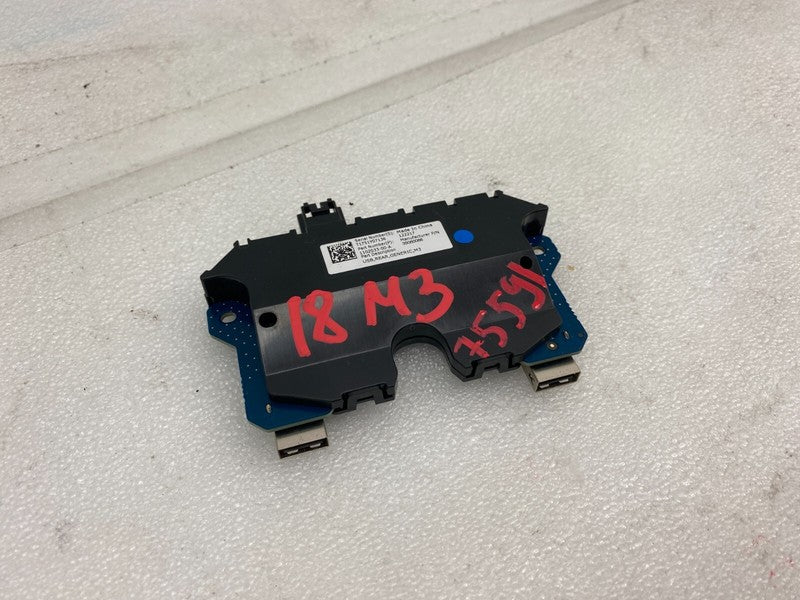 1102033 00 A ⭕ 17-23 Tesla Model 3 Rear Generic USB/AUX Control Unit Hub Module 1102033-00-A