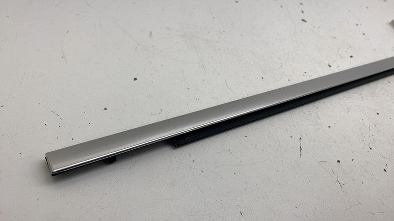 ⭕ 18-21 Lincoln Navigator Front Right Side Door Window Belt Molding Ch
