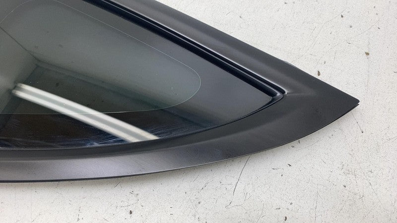 E4 43R-011570 ⭕2024 2025 Model 3 Rear Driver Side Quarter Fixed Window Glass Left 1514978-00-C