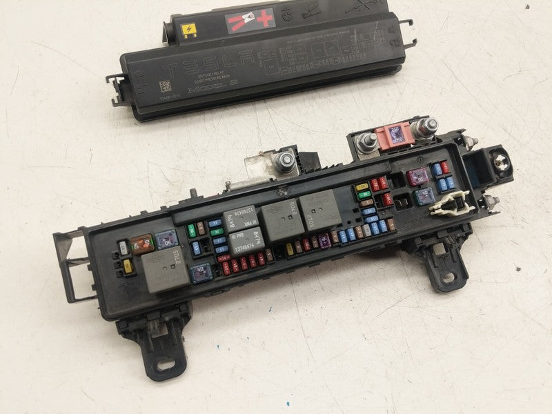 1034406 00 C ⭕16-20 Model S Front Trunk Engine Bay Under Hood Fuse Box Cover 12V 1034406-00-C
