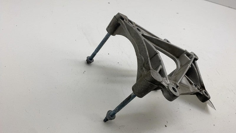 05281379AA ⭕ 17-24 Chrysler Pacifica Air Conditioning Compressor Mount Bracket 05281379AA