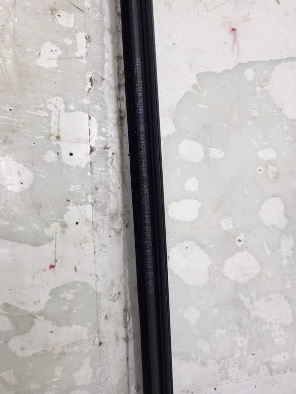 149571300B ⭕ 20-24 Tesla Model Y Rear Side Door Outer Belt Window Seal Right 1495713-00-B