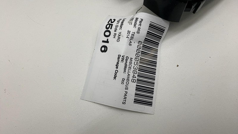 1005265 00 C 12-20 Tesla Model S Front Right Lap Pretensioner 16-20 Tesla Model X Front Left