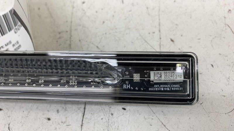 PT00002142-J ⭕2022-2025 Rivian R1S Rear Right High Mounted LED Third Brake Light PT00002142-J