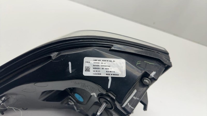 1034333-00-B ⭕ 2016-2020 Tesla Model X Rear Right Outer Taillight LED Tail Lamp 1034333-00-B