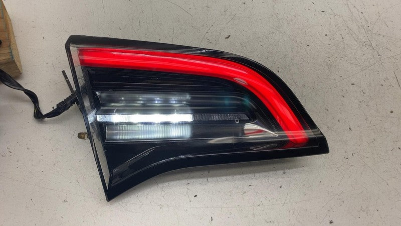 ⭕ 17-23 Model 3 Rear Left Inner Taillight LED Tail Lamp (3-Pin) LH 107