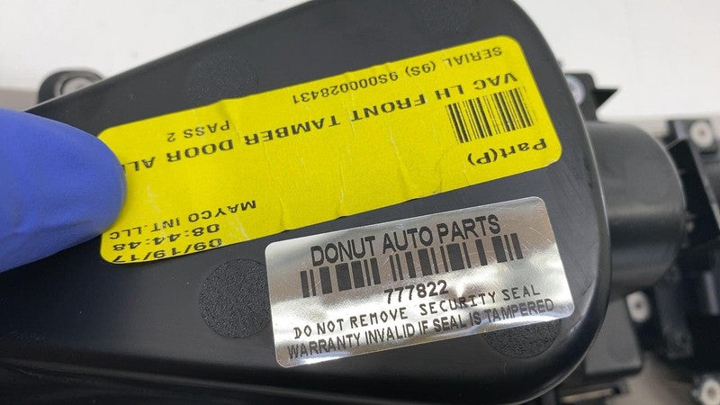 9S000028431 ⭕ 2017-2020 Chrysler Pacifica Rear Left Door Storage Bin Vacuum Nozzle Assy OEM