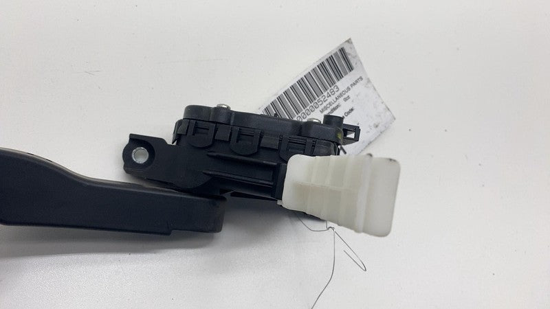7L0723507D 2011-2018 Porsche Cayenne S Front Driver Gas Throttle Accelerator Pedal Assy OEM