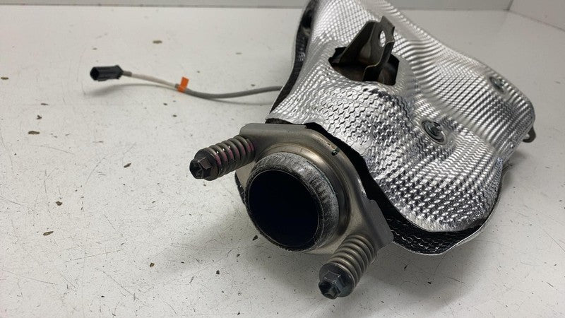 ⭕ 2023-2024 Toyota Prius 2.0L Exhaust Manifold w/ Heat Shield Assembly