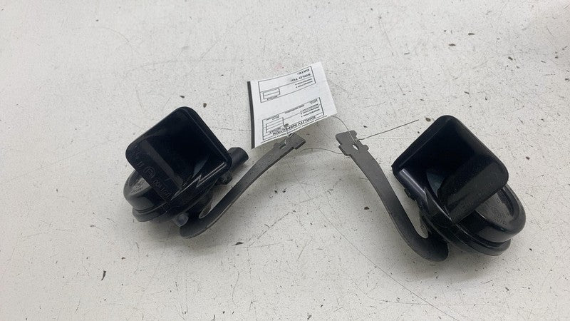 4KE951223 ⭕ 19-23 e-Tron PAIR Low & High Pitch Note Tone Horn Signal w/ Bracket 4KE951223