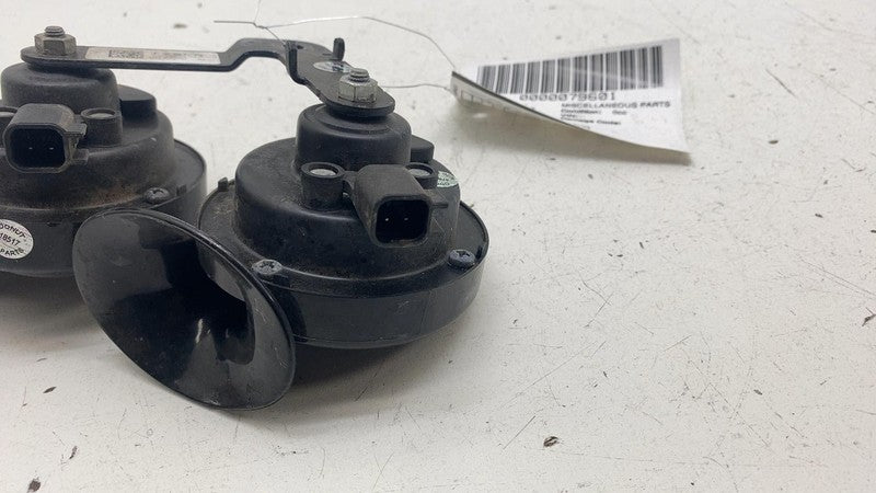 1486943-00-A ⭕ 2017-2023 Tesla Model 3 M3 High + Low Pitch Tone Horn w/ Bracket 1486943-00-A