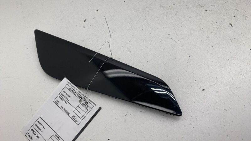 7439014 08 2017-2022 BMW G30 540i 530i 530e 550i Front Fender Pass Air Duct Trim 7439014-08