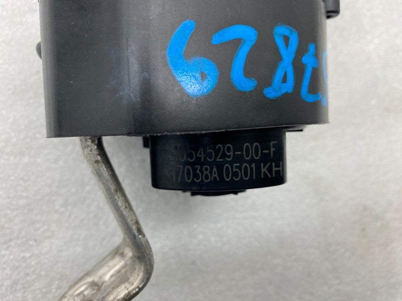 1054529 00 F ⭕ 2016-2020 Tesla Model X Coolant Hose Pipe w/ Water Pump Assembly 1054529-00-F