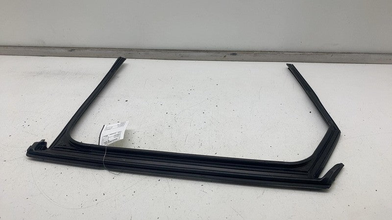 4KE 839 431 19-23 Audi E-Tron Quattro Rear Left Side Door Window Glass Run Channel 4KE839431