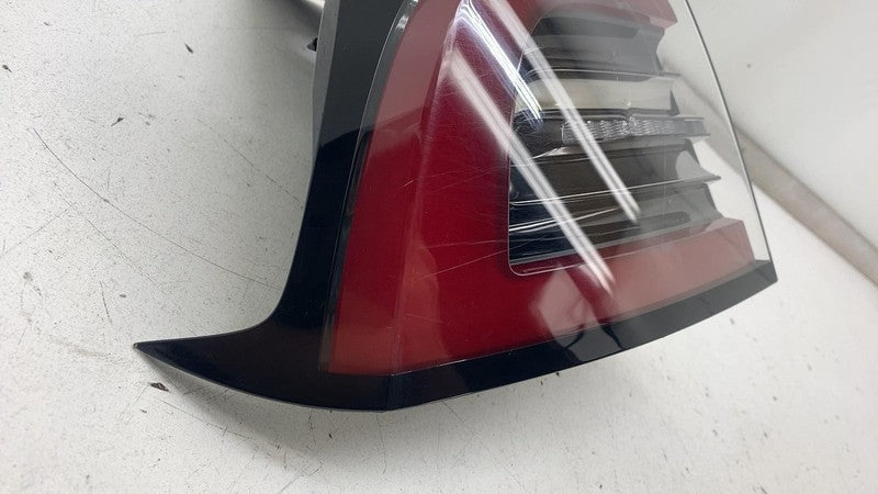 1077397 ⭕ 2017-2022 Model 3 Rear Driver Exterior Taillight Outer Tail Lamp Left 1077397