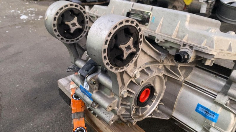 ⭕ 22-24 Rivian EDV 700 R1T R1S Engine Front Drive Unit Quad Motor PT00