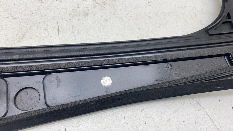 103236400C ⭕ 2016-2020 Tesla Model X Right B-Pillar Applique Glass w/ Seal RH 1032364-00-C