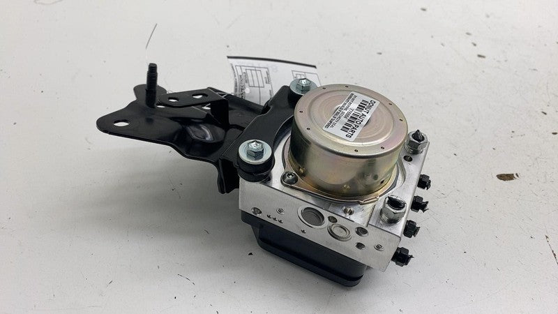 ⭕ 2023 2024 2025 Toyota Prius ABS Anti Lock Brake Pump Module Unit 445