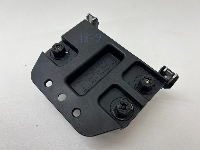 1045993-00-C ⭕ 2012-2015 Tesla Model S MS Autopilot Radar Bracket 1045993-00-C / 1038212-00-B