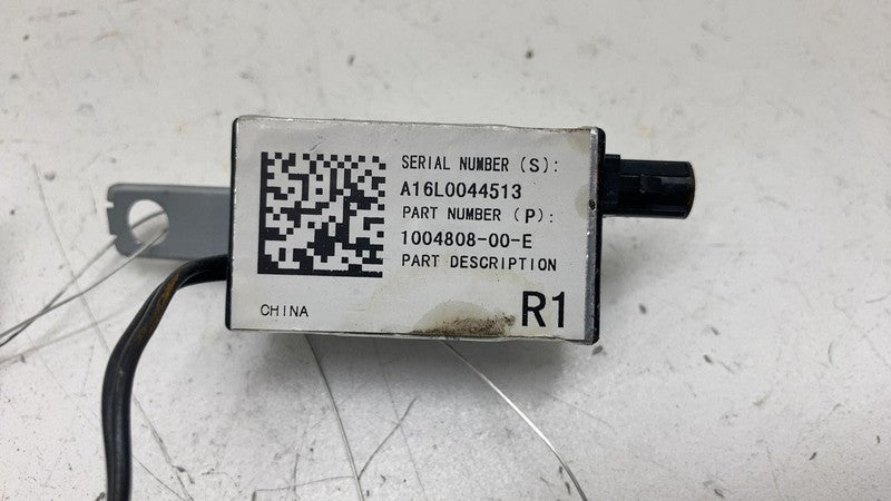 ⭕ 2012-2020 Tesla Model S Rear Right Radio Antenna Amplifier Module 10