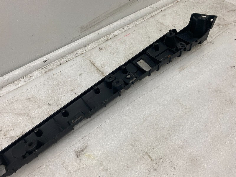 104669000B ⭕ 16-23 Model X Driver Side Rocker Carrier Panel Trim Bracket Left 1046690-00-B