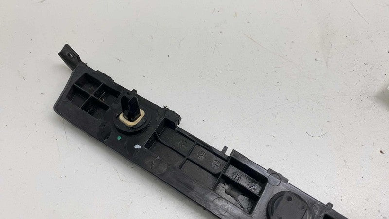 108398900I 17-23 Model 3 Rear Right Bumper Lower Support Retainer Wing Bracket 1083991-00-I