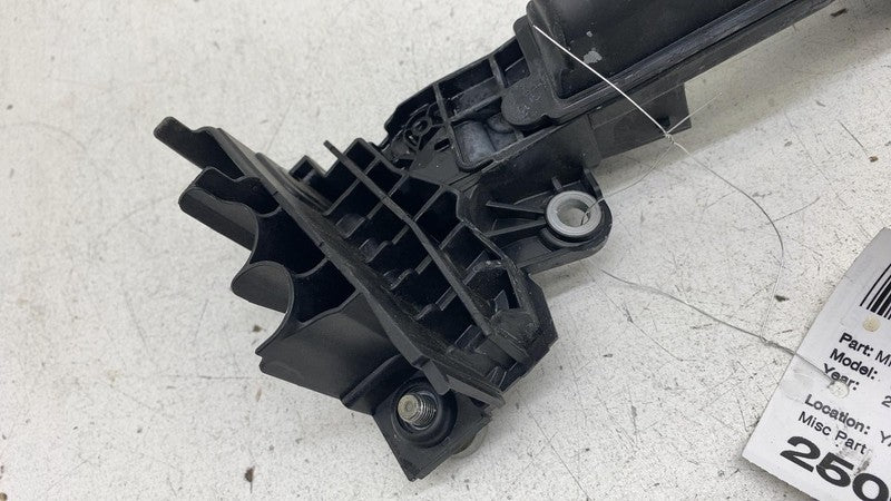 2019 BMW 530e G30 2.0L Battery Voltage Jump Start Terminal Junction Bo