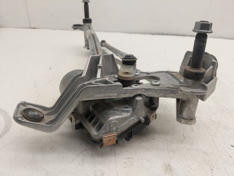 2020-2023 Tesla Y MY Front Windshield Wiper Linkage Motor & Module 1490242-00-A